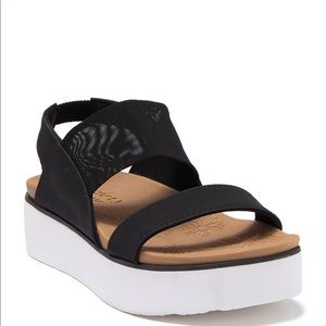 skechers luxe foam sandals black